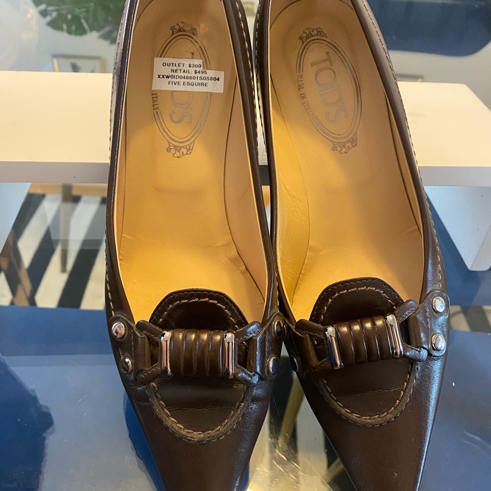 Tod’s Pointed Toe Loafer with Kitten Heel size 38.5